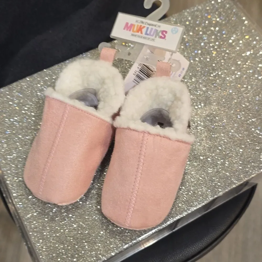 Muk Luks Hearts‎ Sherpa Lining Faux Suede Booties